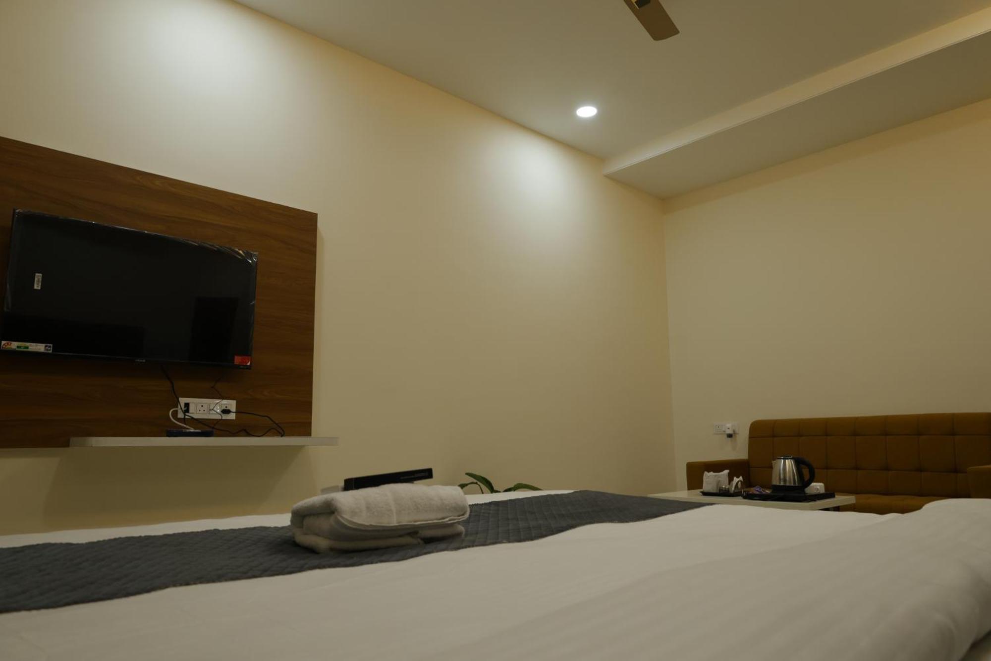 Hotel The Prime Land Hoshangabad Luaran gambar